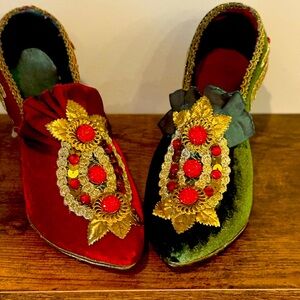 Katherine's Collection Set -2 Beautiful Victorian Shoes Holiday Collectible  NWT